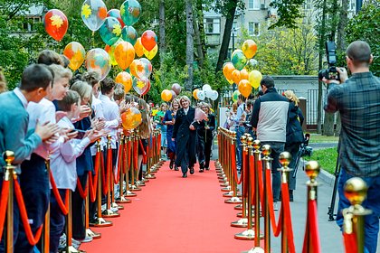 В столичных школах отметили День учителя