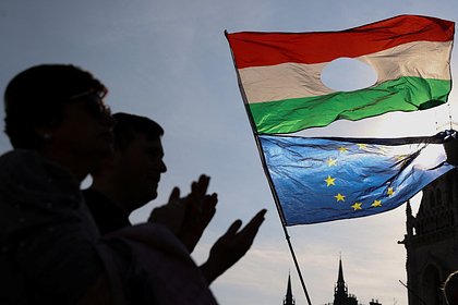 Европарламент проголосовал за резолюцию с требованием лишить Венгрию голоса