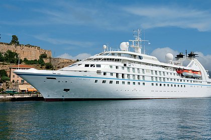 Пассажир роскошного круизного лайнера выпал за борт и пропал в Тихом океане