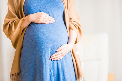 Беременную россиянку отказались выпускать в родной город из-за одной ошибки