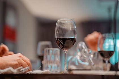 Нарколог объяснил причины разбитости после «пьяного сна»