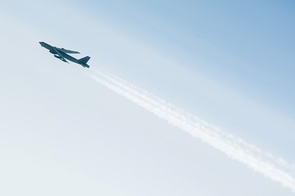 В небе заметили B-52 с ядерной ракетой для Москвы