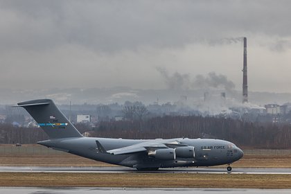 Американский самолет подал аварийный сигнал в небе над Европой