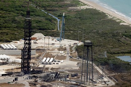 Взрыв тяжелой ракеты сильно повредил космодром в США
