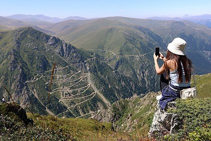 Туристы по всему миру полюбили новый способ путешествовать. Что такое медленный туризм и кому он подходит?