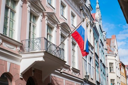 Посольство России в Эстонии сделало заявление об обвинениях России в поджоге завода